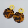 Vergulde oorbellen met grote schildpad resin hanger