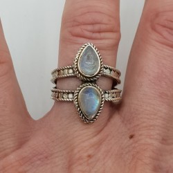Zilveren ring gezet met twee druppelvormige Maanstenen 17.7 mm