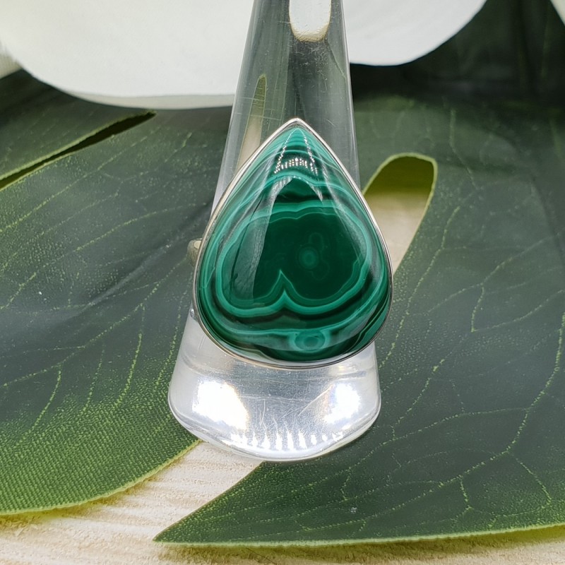 Zilveren ring gezet met brede druppelvormige Malachiet 19 mm