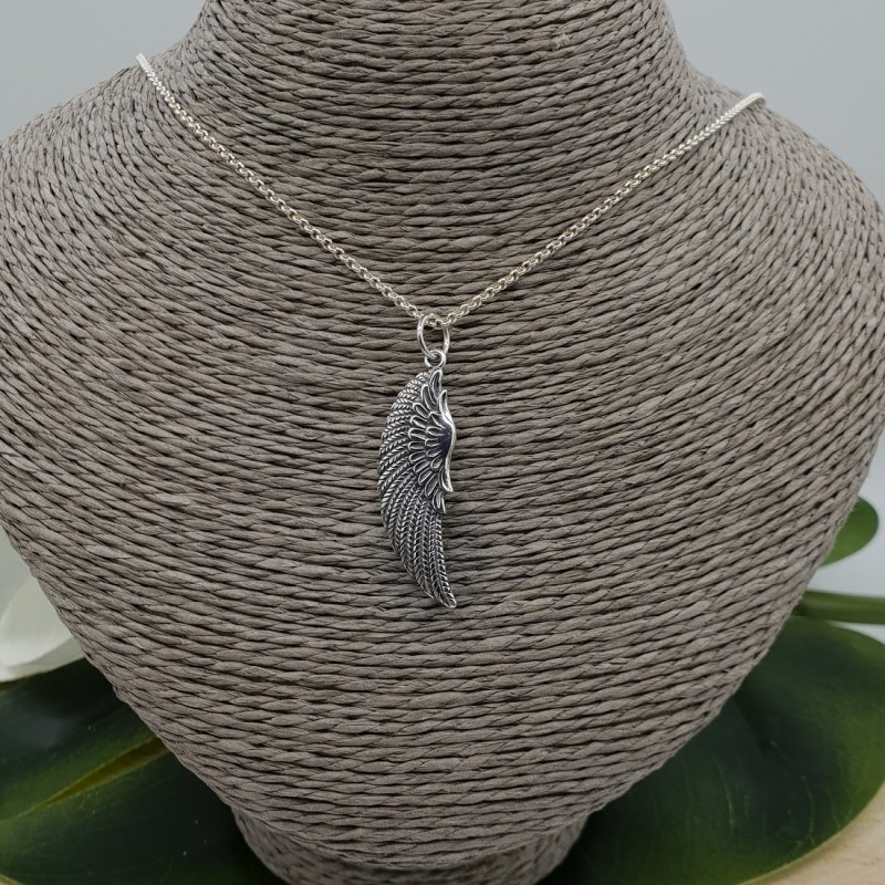 Zilveren ketting met grote vleugel hanger
