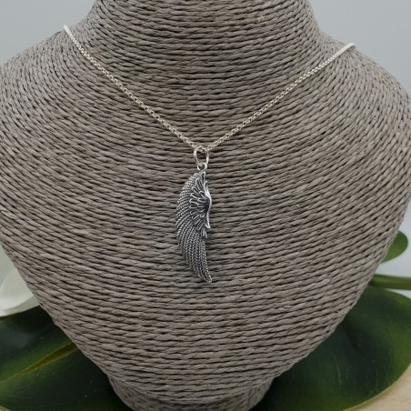 Zilveren ketting met grote vleugel hanger