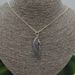 Zilveren ketting met grote vleugel hanger
