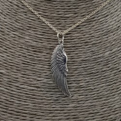 Zilveren ketting met grote vleugel hanger