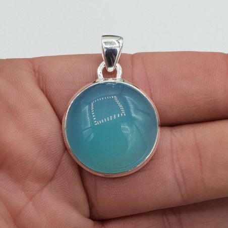 Zilveren hanger gezet met ronde cabochon geslepen aqua Chalcedoon
