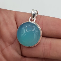 Zilveren hanger gezet met ronde cabochon geslepen aqua Chalcedoon
