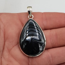 Zilveren hanger gezet met druppelvormige Psilomelaan