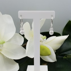 Zilveren oorbellen met ananas hanger