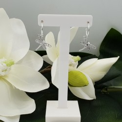 Zilveren halve creolen met libellen hanger