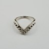 Chevron V ring