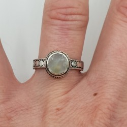 Zilveren ring gezet met ronde Parelmoer