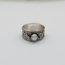 Zilveren ring met Parel