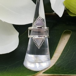Zilveren ring gezet met driehoekige Parelmoer