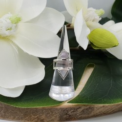 Zilveren ring gezet met driehoekige Parelmoer