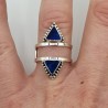 Zilveren ring gezet met driehoekige blauw Abalone schelp
