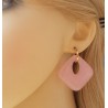Rosé vergulde creolen met licht roze Jade hanger