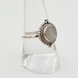 Zilveren ring met ronde facet geslepen Maansteen 18 mm