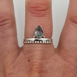 Zilveren ring gezet met druppelvormige facet blauw Topaas 18 mm