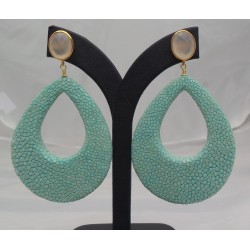 Vergulde oorbellen duppel licht blauwe Roggenleer en witte Onyx