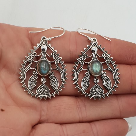 Zilveren oorbellen ovale cabochon Labradoriet bewerkte setting