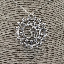 Zilveren ketting met Ohm teken hanger