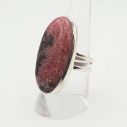 Zilveren ring gezet met Rhodoniet 18.5 mm