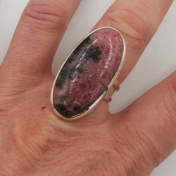 Zilveren ring gezet met Rhodoniet 18.5 mm