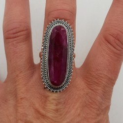 Zilveren ring gezet met ovale facet Robijn