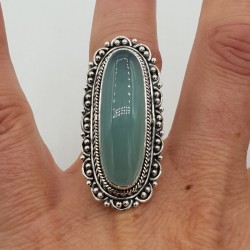 Zilveren ring met aqua Chalcedoon en bewerkte kop