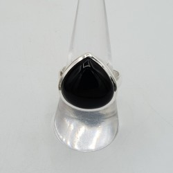 Zilveren ring met brede druppelvormige zwarte Onyx 19 mm