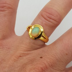 Vergulde ring met Ethiopische Opaal 16.5 mm