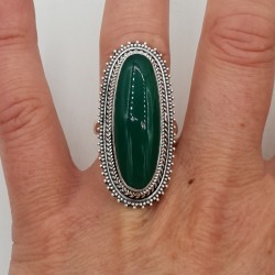 Zilveren ring gezet met ovale groene Onyx