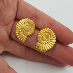 Vergulde schelp oorbellen