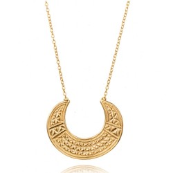 Vergulde ketting met bewerkte halve maan hanger