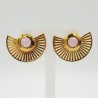 Vergulde waairer oorbellen met roze Chalcedoon