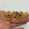 Vergulde waairer oorbellen met roze Chalcedoon