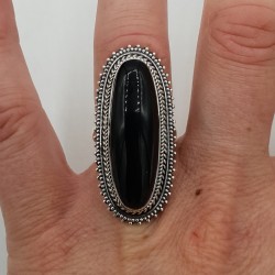 Zilveren ring gezet met ovale zwarte Onyx