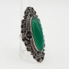 Zilveren ring met ovale groene Onyx in bewerkte setting 16 mm