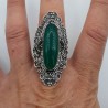 Zilveren ring met ovale groene Onyx in bewerkte setting 16 mm