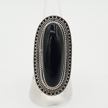 Zilveren ring gezet met ovale zwarte Onyx