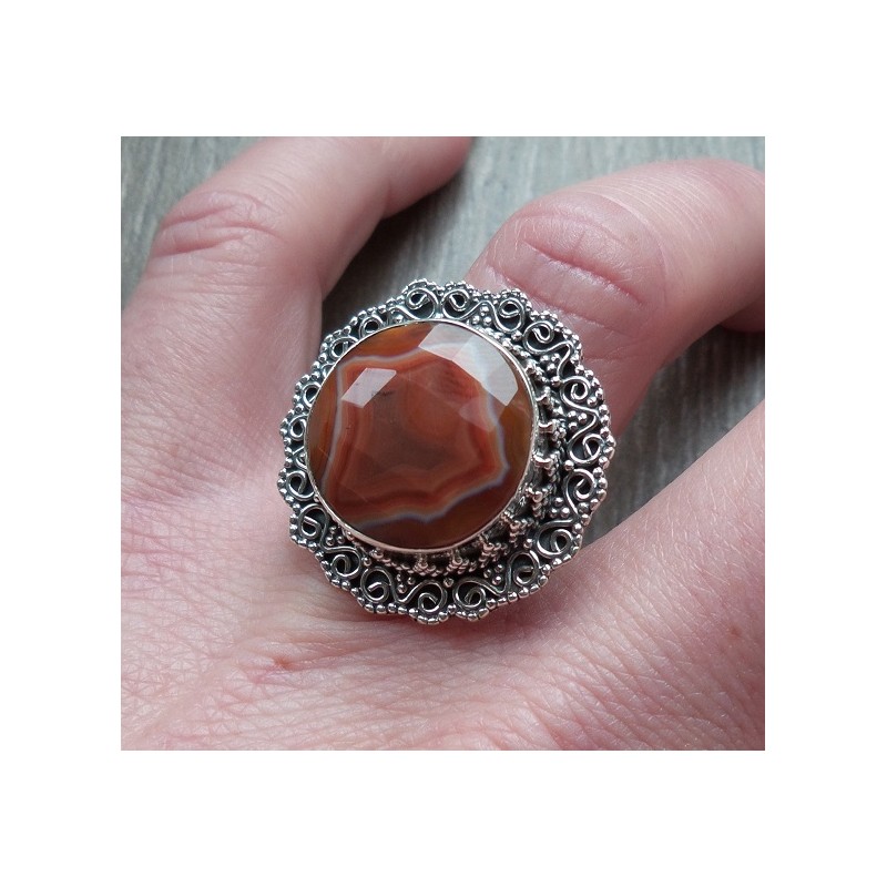Zilveren ring ronde facet Botswana bewerkte kop en band 16.5 mm