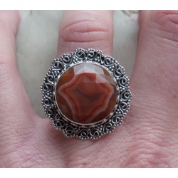 Zilveren ring ronde facet Botswana bewerkte kop en band 16.5 mm