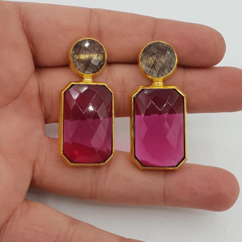 Vergulde oorbellen met zwarte Toermalijnkwarts en roze Toermalijn quartz