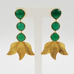 Vergulde oorbellen met groene Onyx
