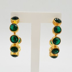 Vergulde creolen met Emerald groene quartz