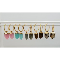 Vergulde creolen met punt hanger van aqua quartz