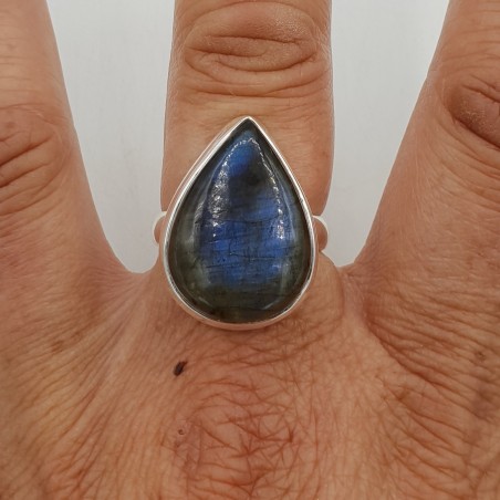 Zilveren ring gezet met druppelvormige 17.7 mm