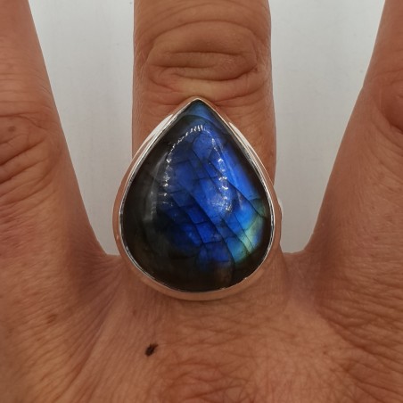 Zilveren ring gezet met brede druppelvormige Labradoriet 19 mm