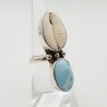Zilveren ring gezet met Cowrie schelp en Larimar 16 mm