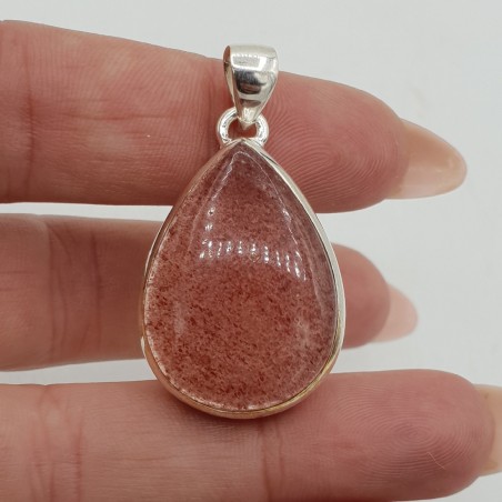 Zilveren hanger gezet met druppelvormige Aarbeienkwarts