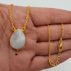 Vergulde ketting met druppelvormige Maansteen hanger